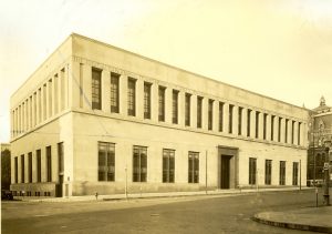 Photograph of the Supreme Court building.